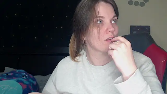Snapshot of ToxicLilly chatting on 11, 3, 2025 ToxicLilly online show from 11, 3, 2025