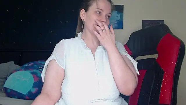 Snapshot of ToxicLilly chatting on 31, 12, 2024 ToxicLilly online show from 31, 12, 2024