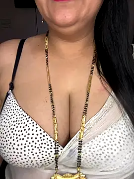 Snapshot of Zoya_Varma004 chatting on 12, 10, 2025 Zoya Varma004 online show from 12, 10, 2025