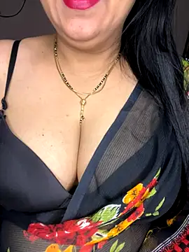 Snapshot of Zoya_Varma004 chatting on 8, 11, 2025 Zoya Varma004 online show from 8, 11, 2025