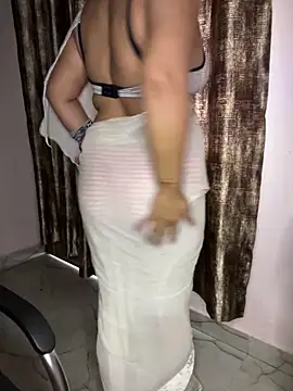 Snapshot of Zoya_Varma004 chatting on 21, 10, 2025 Zoya Varma004 online show from 21, 10, 2025