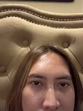 Snapshot of BombshellPH chatting on 28, 11, 2025 BombshellPH online show from 28, 11, 2025