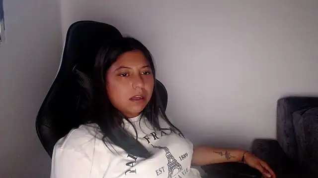 Snapshot of Leylafourniert chatting on 24, 5, 2026 Leylafourniert online show from 24, 5, 2026
