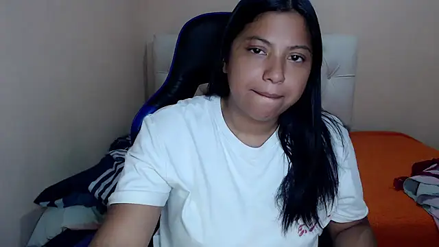 Leylafourniert online show from 13, 12, 2025