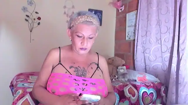 zafiro sex  online show from 23, 2, 2025