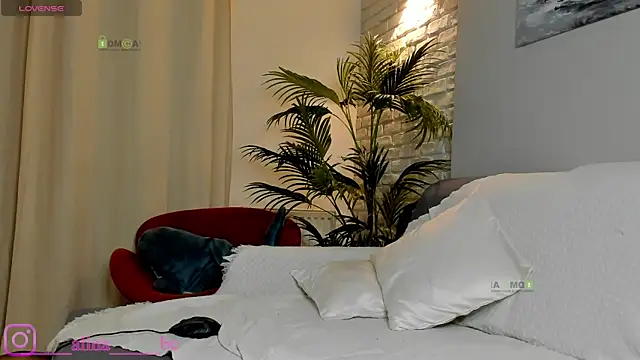 Snapshot of Miss--boo chatting on 5, 12, 2024 Miss--boo online show from 5, 12, 2024