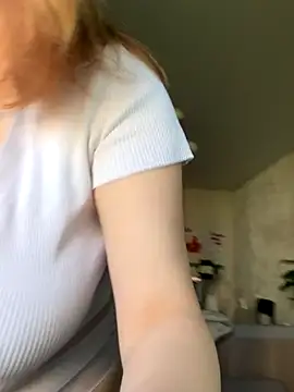 Mira Xo  online show from 22, 9, 2025