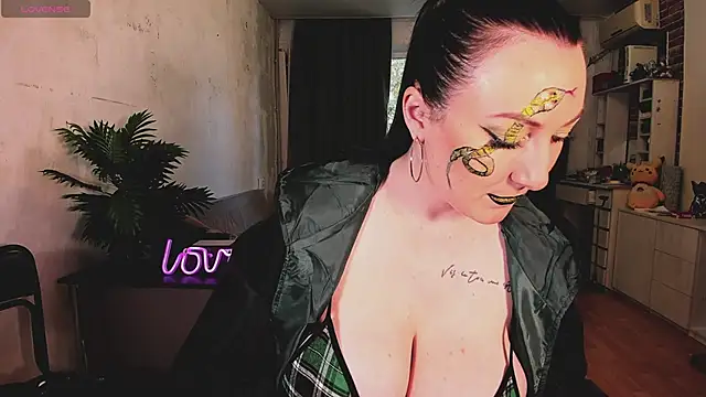 Mira Xo  online show from 17, 10, 2025