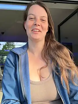 Snapshot of newMichelle chatting on 28, 4, 2026 newMichelle online show from 28, 4, 2026
