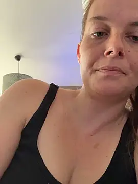 Snapshot of newMichelle chatting on 21, 5, 2026 newMichelle online show from 21, 5, 2026