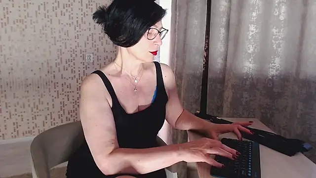 Snapshot of BelovedLady chatting on 11, 5, 2026 BelovedLady online show from 11, 5, 2026