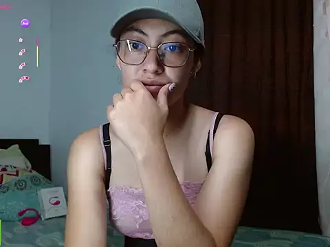 Snapshot of Olivia_Bright chatting on 26, 5, 2026 Olivia Bright online show from 26, 5, 2026