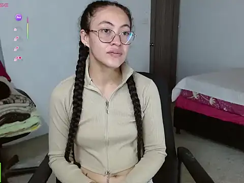 Snapshot of Olivia_Bright chatting on 23, 5, 2026 Olivia Bright online show from 23, 5, 2026