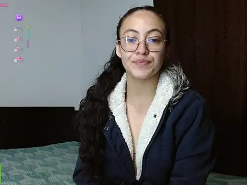 Snapshot of Olivia_Bright chatting on 17, 5, 2026 Olivia Bright online show from 17, 5, 2026