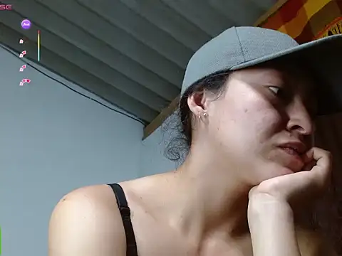 Snapshot of Olivia_Bright chatting on 27, 5, 2026 Olivia Bright online show from 27, 5, 2026