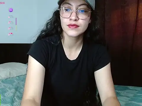 Snapshot of Olivia_Bright chatting on 31, 5, 2026 Olivia Bright online show from 31, 5, 2026