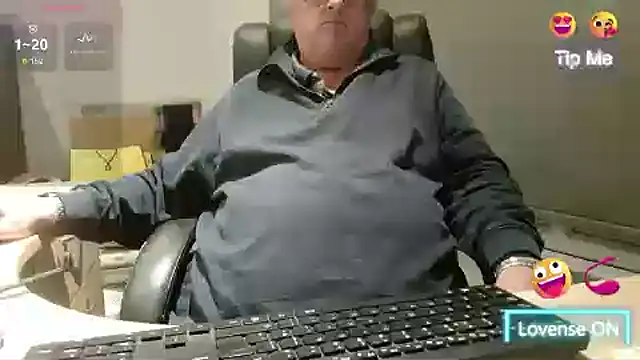 Snapshot of bigbadjon69 chatting on 2, 5, 2026 bigbadjon69 online show from 2, 5, 2026