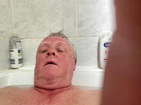 Snapshot of bigbadjon69 chatting on 25, 4, 2026 bigbadjon69 online show from 25, 4, 2026