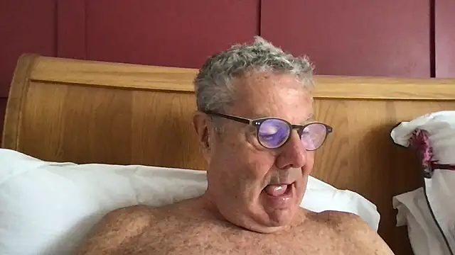 Snapshot of Oldpistolpete chatting on 24, 6, 2026 Oldpistolpete online show from 24, 6, 2026