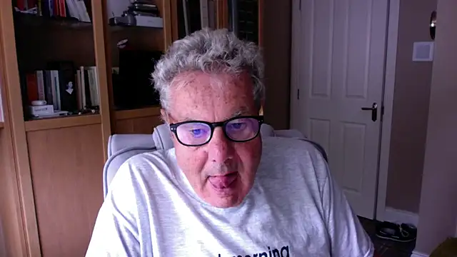 Snapshot of Oldpistolpete chatting on 21, 7, 2026 Oldpistolpete online show from 21, 7, 2026