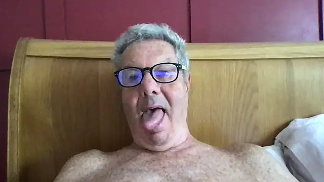 Snapshot of Oldpistolpete chatting on 22, 7, 2026 Oldpistolpete online show from 22, 7, 2026