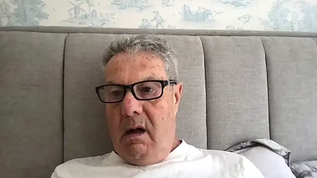 Snapshot of Oldpistolpete chatting on 30, 4, 2026 Oldpistolpete online show from 30, 4, 2026