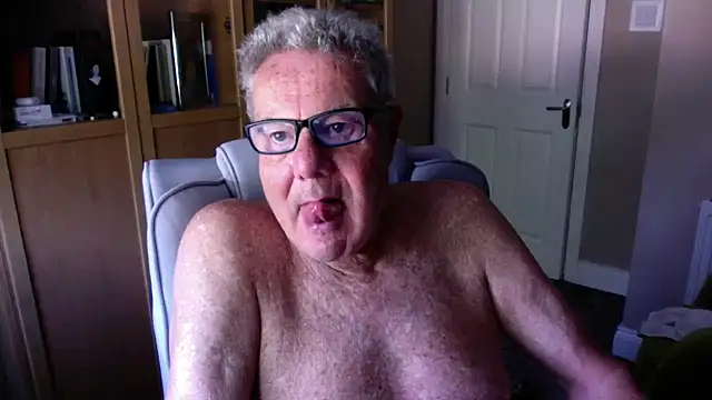 Snapshot of Oldpistolpete chatting on 6, 7, 2026 Oldpistolpete online show from 6, 7, 2026