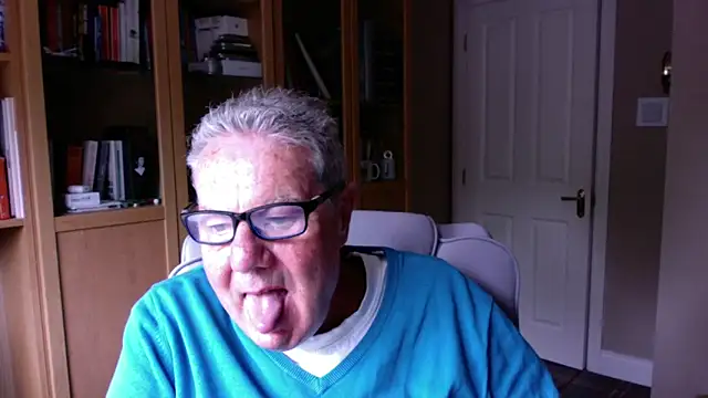 Snapshot of Oldpistolpete chatting on 11, 6, 2026 Oldpistolpete online show from 11, 6, 2026