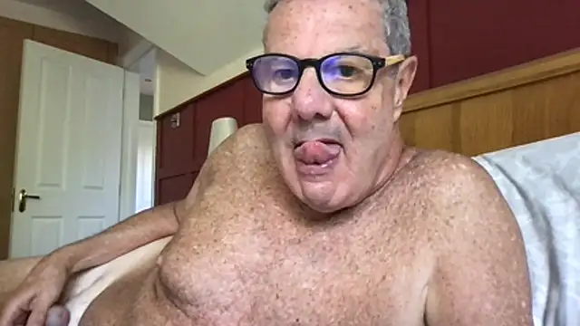 Snapshot of Oldpistolpete chatting on 17, 6, 2026 Oldpistolpete online show from 17, 6, 2026