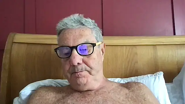 Snapshot of Oldpistolpete chatting on 18, 6, 2026 Oldpistolpete online show from 18, 6, 2026