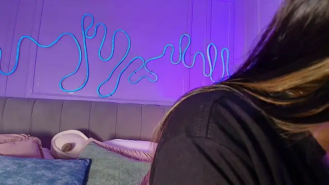 Sofly s online show from 13, 5, 2026