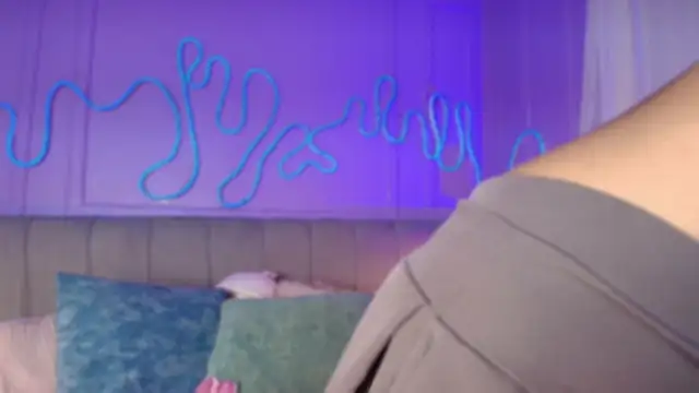 Sofly s online show from 18, 4, 2026