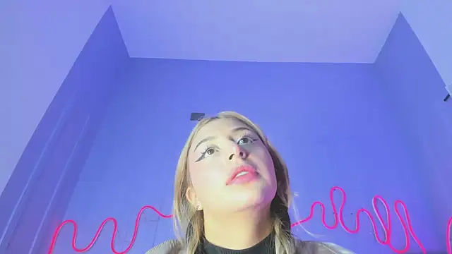 Sofly s online show from 3, 3, 2026