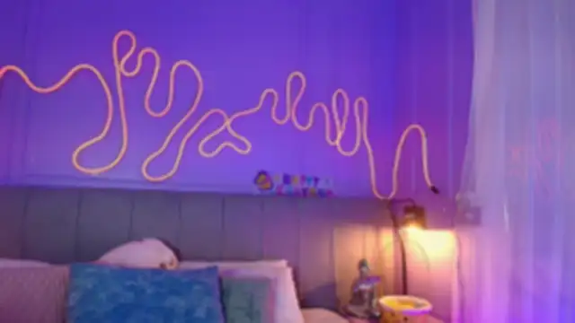 Sofly s online show from 6, 4, 2026