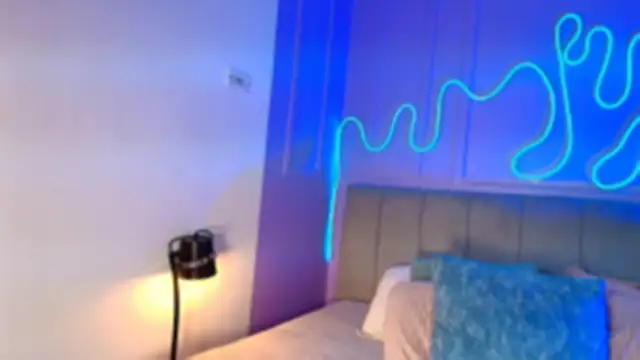 Sofly s online show from 30, 3, 2026