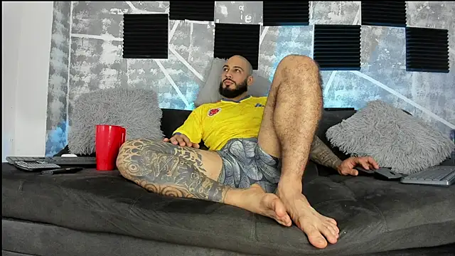Snapshot of leonidas_18k chatting on 17, 6, 2026 leonidas 18k online show from 17, 6, 2026
