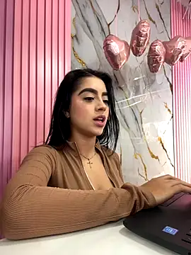 Victoria adaams online show from 4, 12, 2025