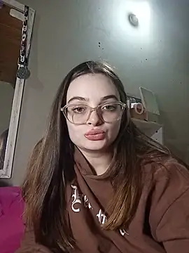 Snapshot of Emmacut chatting on 14, 7, 2026 Emmacut online show from 14, 7, 2026