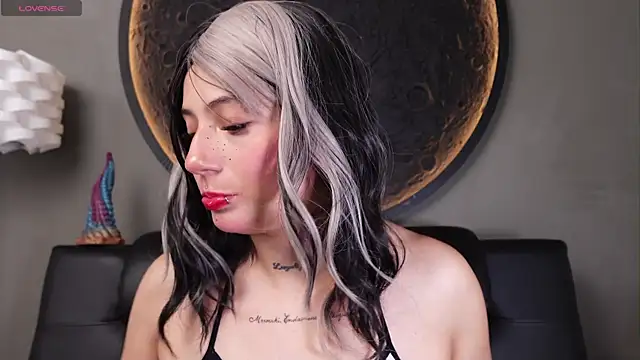 Snapshot of miss_sharlotte18 chatting on 12, 6, 2026 miss sharlotte18 online show from 12, 6, 2026