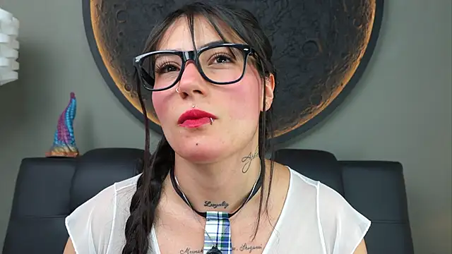 Snapshot of miss_sharlotte18 chatting on 13, 11, 2025 miss sharlotte18 online show from 13, 11, 2025