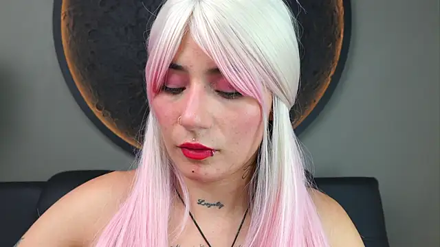 Snapshot of miss_sharlotte18 chatting on 27, 9, 2025 miss sharlotte18 online show from 27, 9, 2025