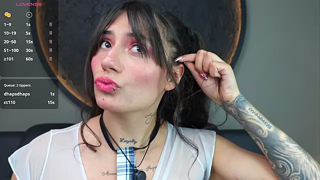 Snapshot of miss_sharlotte18 chatting on 1, 10, 2025 miss sharlotte18 online show from 1, 10, 2025