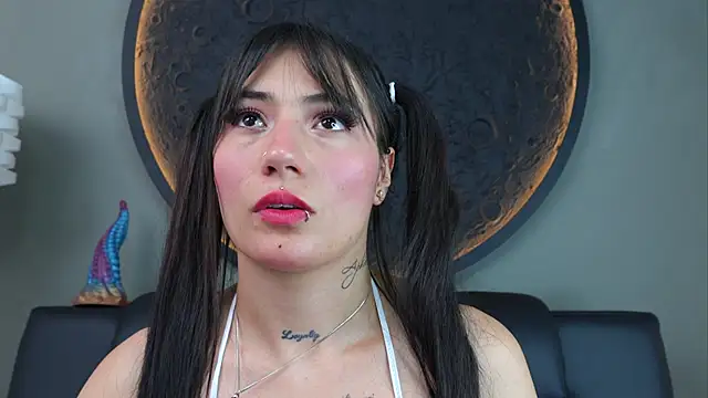 miss sharlotte18 online show from 17, 12, 2025