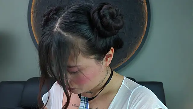 Snapshot of miss_sharlotte18 chatting on 22, 9, 2025 miss sharlotte18 online show from 22, 9, 2025