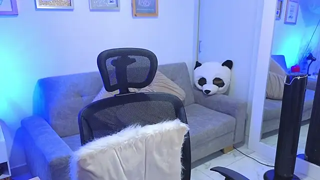 annylouis online show from 9, 11, 2025