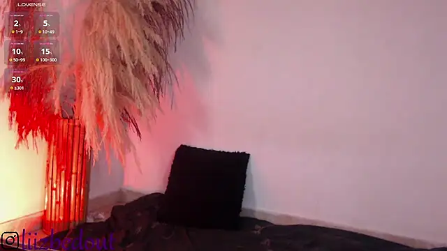 Snapshot of liz_bedoutxx chatting on 15, 10, 2025 liz bedoutxx online show from 15, 10, 2025
