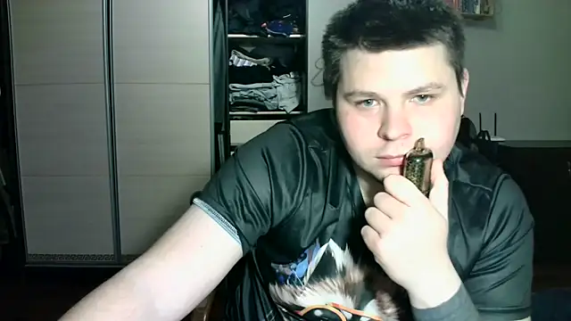 Snapshot of Volshebnik130_ chatting on 6, 3, 2025 Volshebnik130  online show from 6, 3, 2025