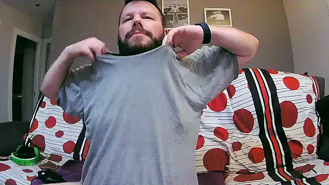 Snapshot of txan9876 chatting on 15, 11, 2025 txan9876 online show from 15, 11, 2025