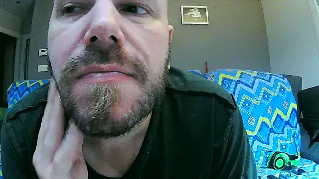 Snapshot of txan9876 chatting on 17, 10, 2025 txan9876 online show from 17, 10, 2025