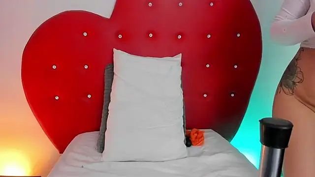 nicolette rock online show from 7, 1, 2026